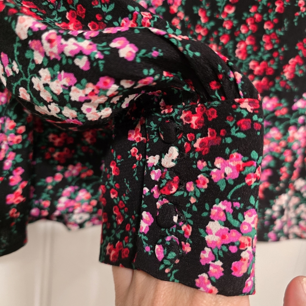 ๐7/25$ J. CREW Printed Puff Sleeve Top - Picture 3 of 7